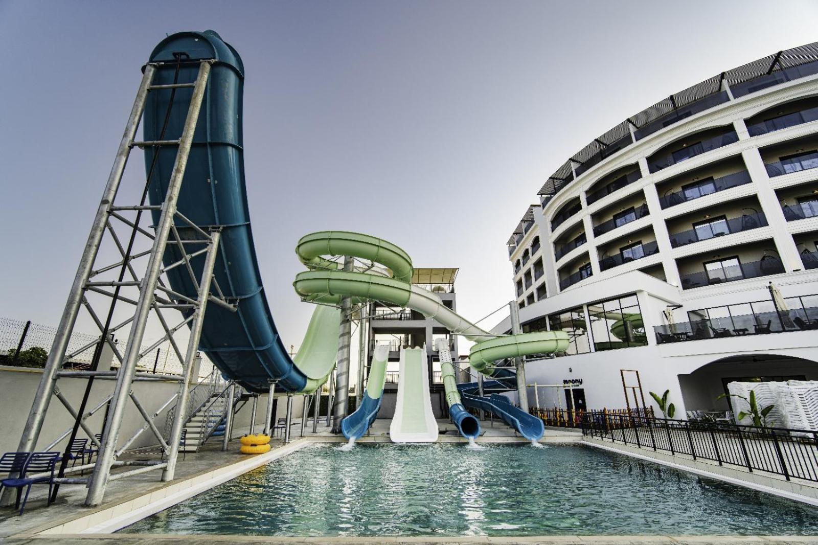 Side Moon Palace Exterior photo
